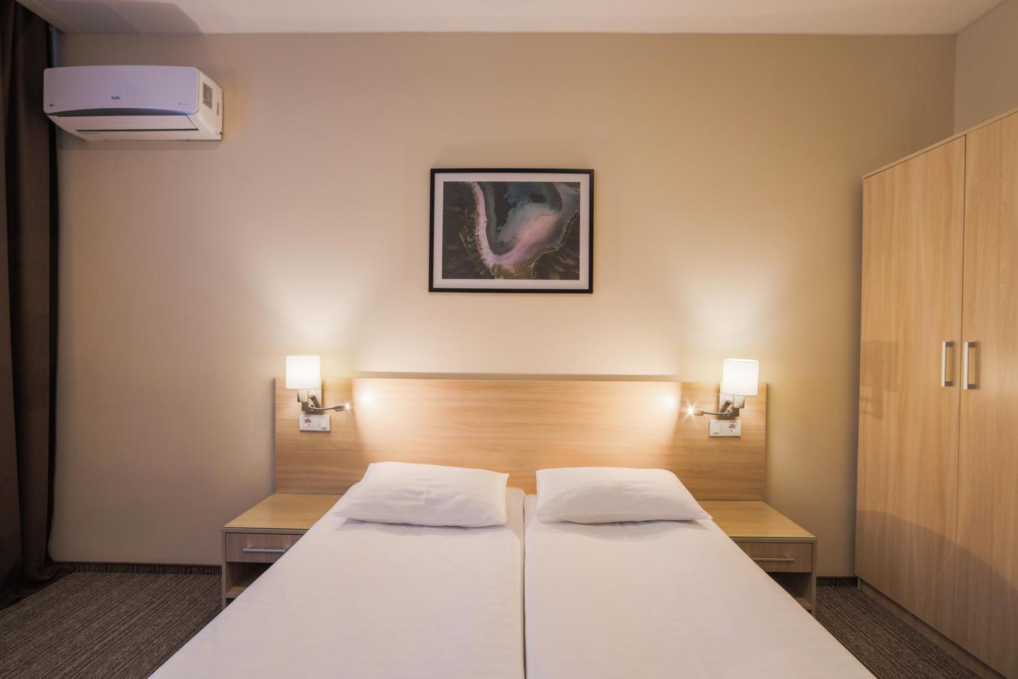 Aquadar Hotel Man'kivka ภายนอก รูปภาพ